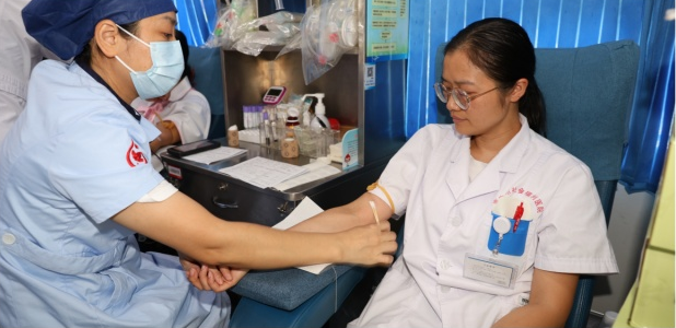 医者仁心，热血传承——南宁市社会福利医院开展无偿献血活动